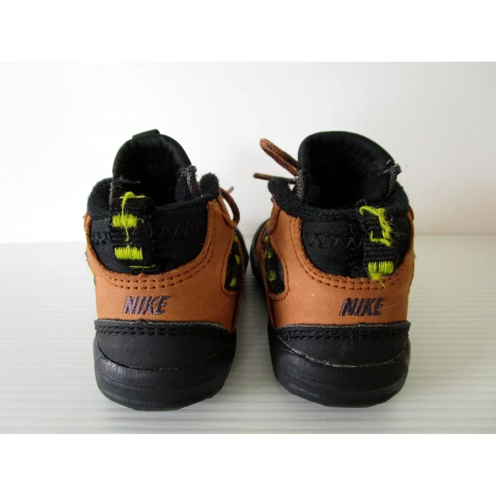 Nike Vintage Todler Boy Brown Sneaker Shoes Size 4 HTF